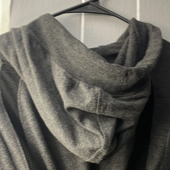 Vented Fashion Hoodie - Picture 7 of 7